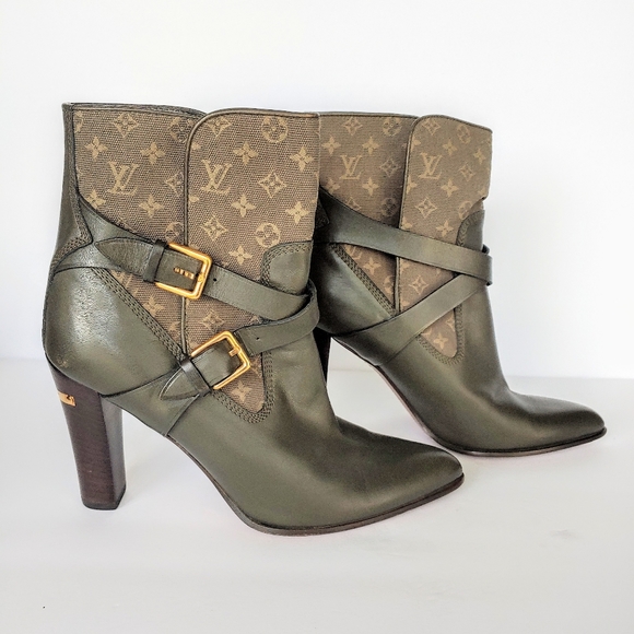 Louis Vuitton Monogram Pointed-Toe Booties - Picture 5 of 12